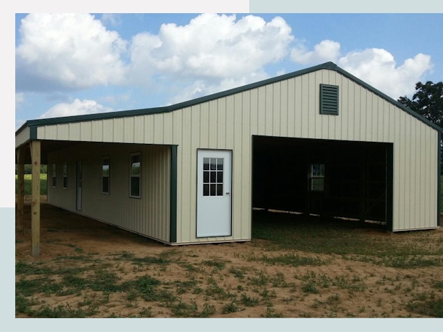 Строительство конюшен в Карпинске